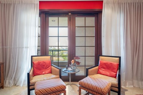 Condo in Fisher Island, Florida, 4 bedrooms  № 1863300 - photo 11
