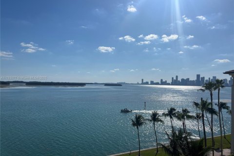 Condo in Fisher Island, Florida, 4 bedrooms  № 1863300 - photo 5