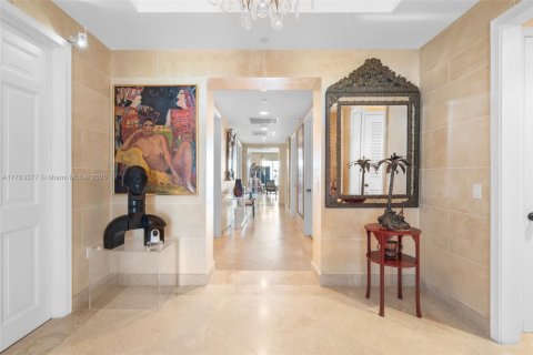 Condo in Fisher Island, Florida, 4 bedrooms  № 1863300 - photo 7