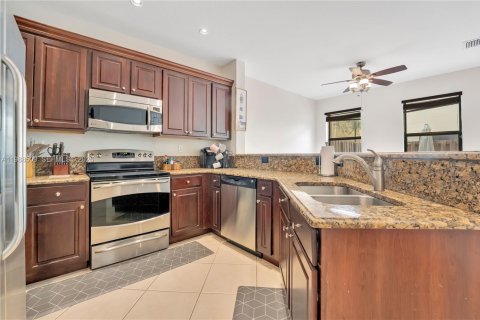 Купить таунхаус в Хомстед, Флорида 3 спальни, 153.85м2, № 2050517 - фото 7