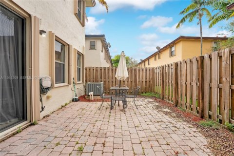 Купить таунхаус в Хомстед, Флорида 3 спальни, 153.85м2, № 2050517 - фото 23