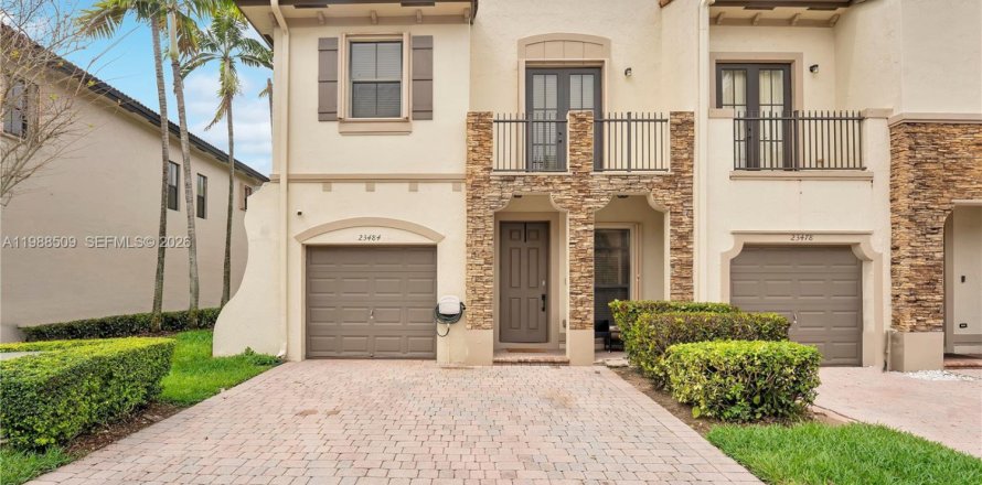 Таунхаус в Хомстед, Флорида 3 спальни, 153.85м2 № 2050517