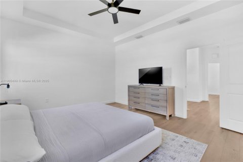 House in Homestead, Florida 4 bedrooms, 203.46 sq.m. № 1952819 - photo 25