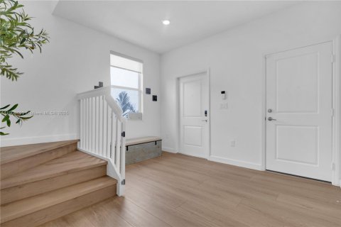 House in Homestead, Florida 4 bedrooms, 203.46 sq.m. № 1952819 - photo 5