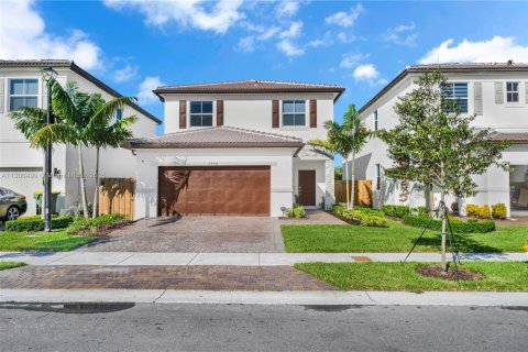 House in Homestead, Florida 4 bedrooms, 203.46 sq.m. № 1952819 - photo 2