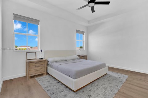 House in Homestead, Florida 4 bedrooms, 203.46 sq.m. № 1952819 - photo 22