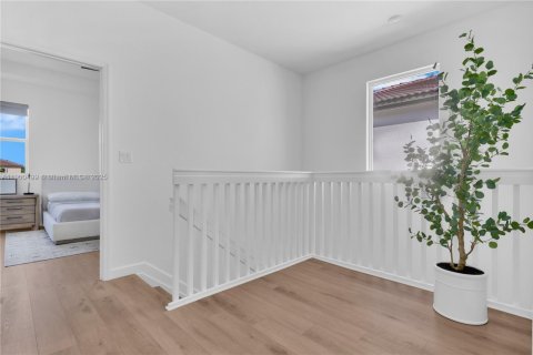 House in Homestead, Florida 4 bedrooms, 203.46 sq.m. № 1952819 - photo 19