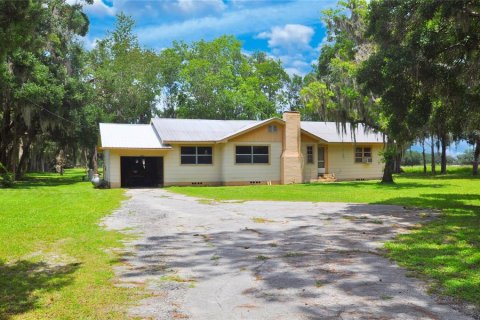 House in Williston, Florida 3 bedrooms, 143.91 sq.m. № 1827980 - photo 1