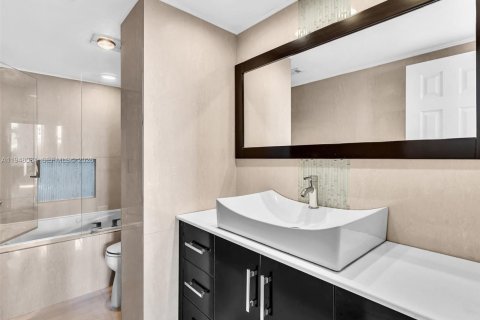 Condominio en venta en Hollywood, Florida, 2 dormitorios, 105.17 m2 № 2004015 - foto 27