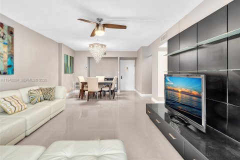 Condominio en venta en Hollywood, Florida, 2 dormitorios, 105.17 m2 № 2004015 - foto 26