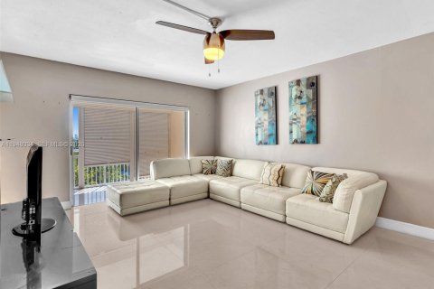 Condominio en venta en Hollywood, Florida, 2 dormitorios, 105.17 m2 № 2004015 - foto 19