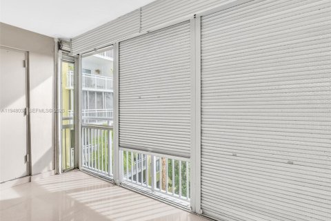 Condominio en venta en Hollywood, Florida, 2 dormitorios, 105.17 m2 № 2004015 - foto 23