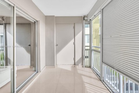 Condominio en venta en Hollywood, Florida, 2 dormitorios, 105.17 m2 № 2004015 - foto 24