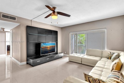 Condominio en venta en Hollywood, Florida, 2 dormitorios, 105.17 m2 № 2004015 - foto 21