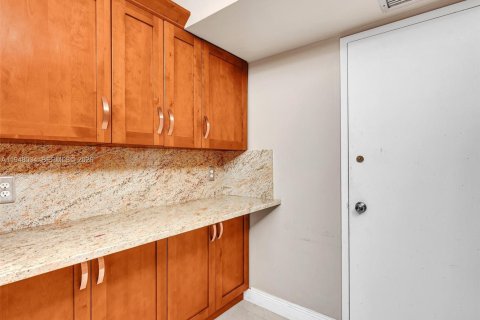 Condominio en venta en Hollywood, Florida, 2 dormitorios, 105.17 m2 № 2004015 - foto 16