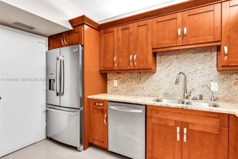 Condominio en venta en Hollywood, Florida, 2 dormitorios, 105.17 m2 № 2004015 - foto 14