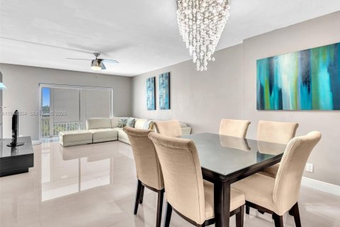 Condominio en venta en Hollywood, Florida, 2 dormitorios, 105.17 m2 № 2004015 - foto 5