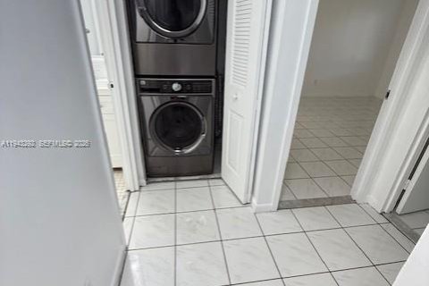 Copropriété à louer à Hollywood, Floride: 2 chambres, 82.13 m2 № 1999630 - photo 14