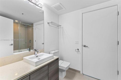 Copropriété à vendre à Miami, Floride: 2 chambres, 105.35 m2 № 2153351 - photo 11