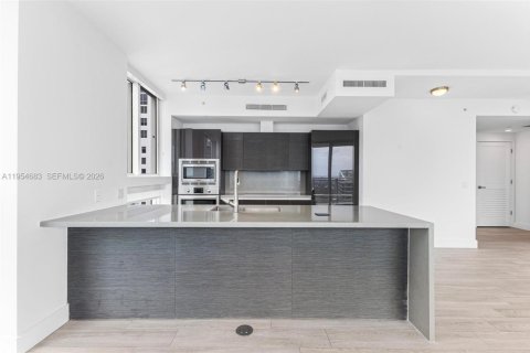 Copropriété à vendre à Miami, Floride: 2 chambres, 105.35 m2 № 2153351 - photo 4