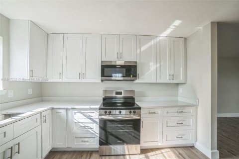 House in Okeechobee, Florida 4 bedrooms № 1772460 - photo 17