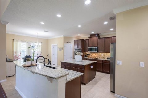 Casa en venta en Orlando, Florida, 6 dormitorios, 393.72 m2 № 2225689 - foto 17