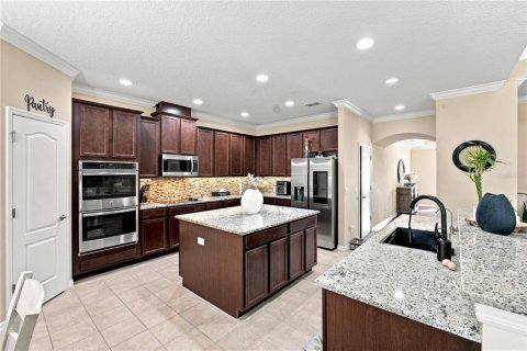 Casa en venta en Orlando, Florida, 6 dormitorios, 393.72 m2 № 2225689 - foto 15