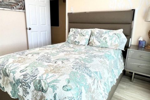 Condominio en venta en Madeira Beach, Florida, 2 dormitorios, 96.62 m2 № 1677001 - foto 18