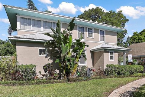 Casa en venta en Fruitland Park, Florida, 4 dormitorios, 199.93 m2 № 1745078 - foto 3