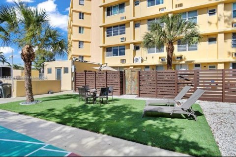 Copropriété à louer à Fort Lauderdale, Floride: 2 chambres, 60.39 m2 № 1845809 - photo 14