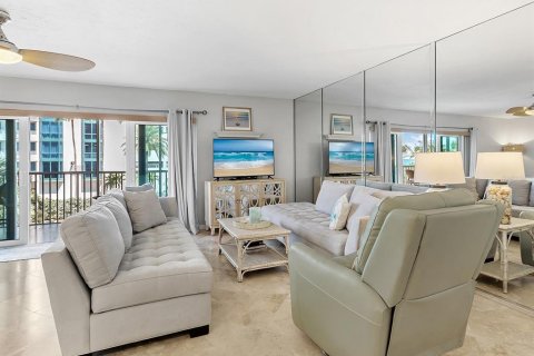 Condo in Sarasota, Florida, 1 bedroom № 2098051 - photo 12