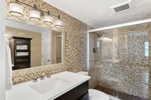 Condo in Sarasota, Florida, 1 bedroom № 2098051 - photo 25