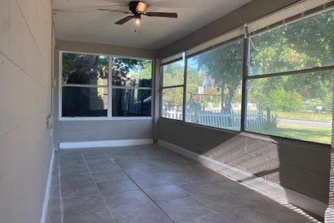 House in Orlando, Florida 3 bedrooms, 125.42 sq.m. № 1899898 - photo 8