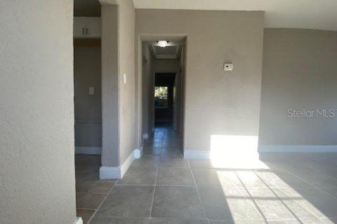 House in Orlando, Florida 3 bedrooms, 125.42 sq.m. № 1899898 - photo 11