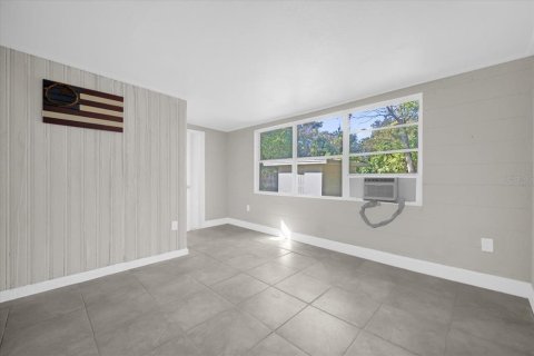 House in Orlando, Florida 3 bedrooms, 125.42 sq.m. № 1899898 - photo 5