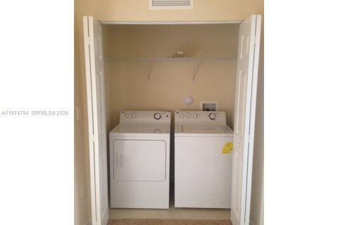 Снять в аренду виллу или дом в Майами, Флорида 4 спальни, № 2036104 - фото 11