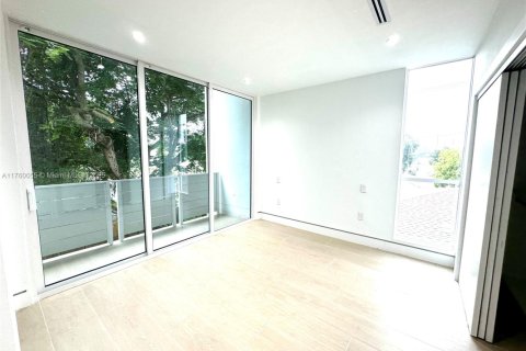 Adosado en venta en Miami, Florida, 3 dormitorios, 230.77 m2 № 1505644 - foto 14
