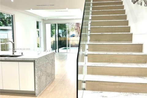 Adosado en venta en Miami, Florida, 3 dormitorios, 230.77 m2 № 1505644 - foto 7