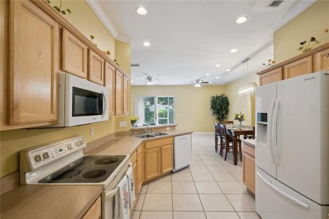 House in Lake Mary, Florida 4 bedrooms, 200.48 sq.m. № 2294629 - photo 15