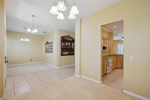 House in Lake Mary, Florida 4 bedrooms, 200.48 sq.m. № 2294629 - photo 6