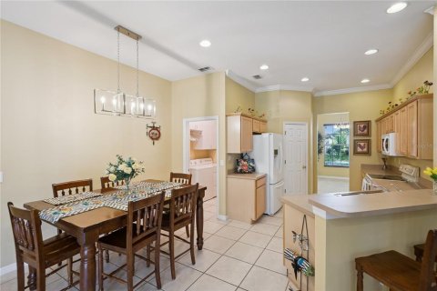 House in Lake Mary, Florida 4 bedrooms, 200.48 sq.m. № 2294629 - photo 14