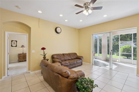 House in Lake Mary, Florida 4 bedrooms, 200.48 sq.m. № 2294629 - photo 9