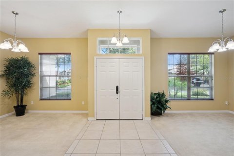 House in Lake Mary, Florida 4 bedrooms, 200.48 sq.m. № 2294629 - photo 3