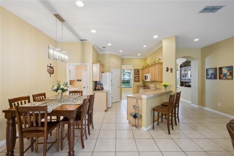 House in Lake Mary, Florida 4 bedrooms, 200.48 sq.m. № 2294629 - photo 13