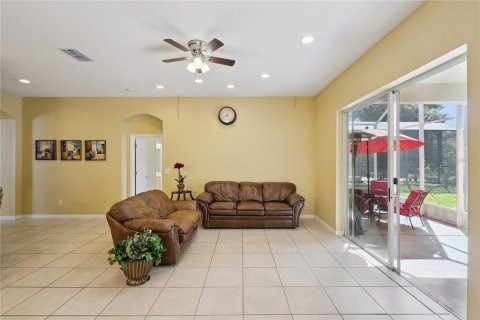 House in Lake Mary, Florida 4 bedrooms, 200.48 sq.m. № 2294629 - photo 8