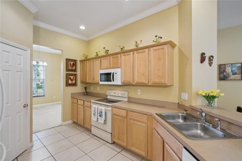 House in Lake Mary, Florida 4 bedrooms, 200.48 sq.m. № 2294629 - photo 17