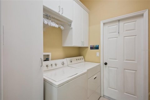House in Lake Mary, Florida 4 bedrooms, 200.48 sq.m. № 2294629 - photo 27