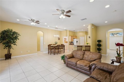 House in Lake Mary, Florida 4 bedrooms, 200.48 sq.m. № 2294629 - photo 10