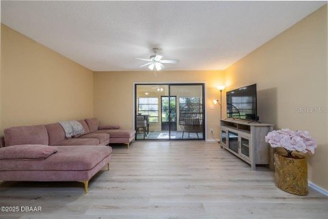 Touwnhouse à vendre à Port Orange, Floride: 2 chambres, 127.93 m2 № 1870231 - photo 6