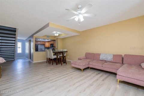 Touwnhouse à vendre à Port Orange, Floride: 2 chambres, 127.93 m2 № 1870231 - photo 7